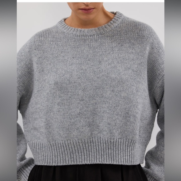 DISSH Gray Sweater - Picture 4 of 8